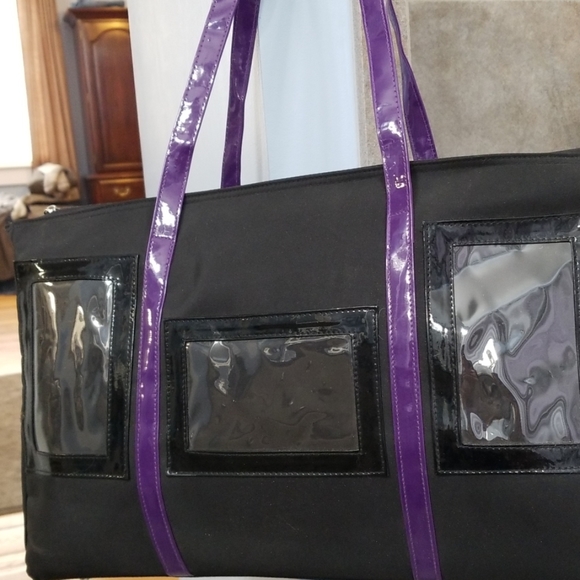 Handbags - Cool tote bag with 3 picture holders NWOT